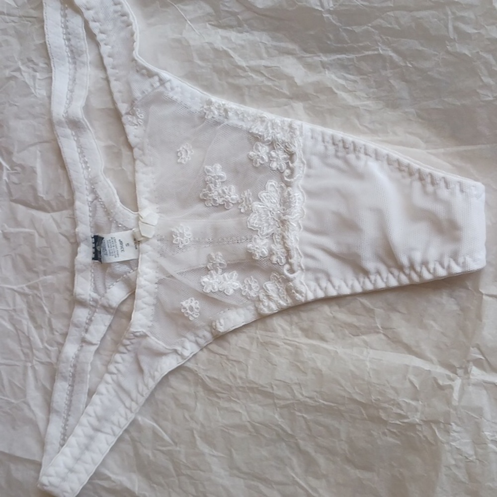 Women's Vintage Thong Panty Sz S, White Sheer Floral Design,New Pair